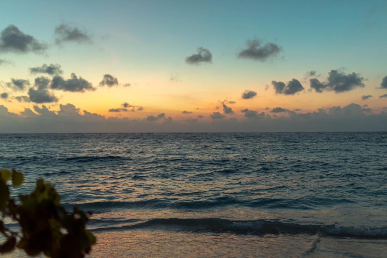 Wow Retreat Hotell Felidhoo Exteriör bild