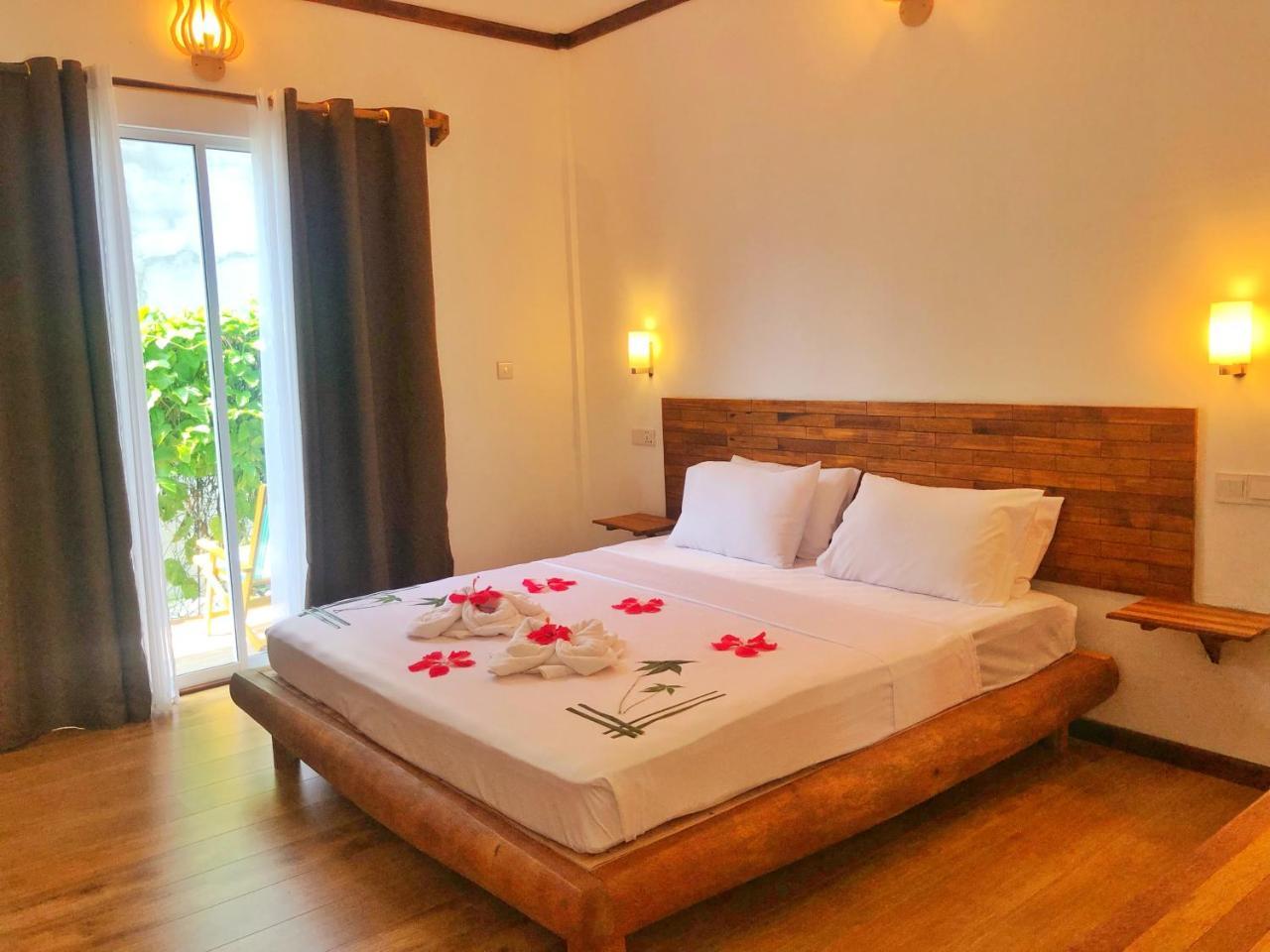 Wow Retreat Hotell Felidhoo Exteriör bild