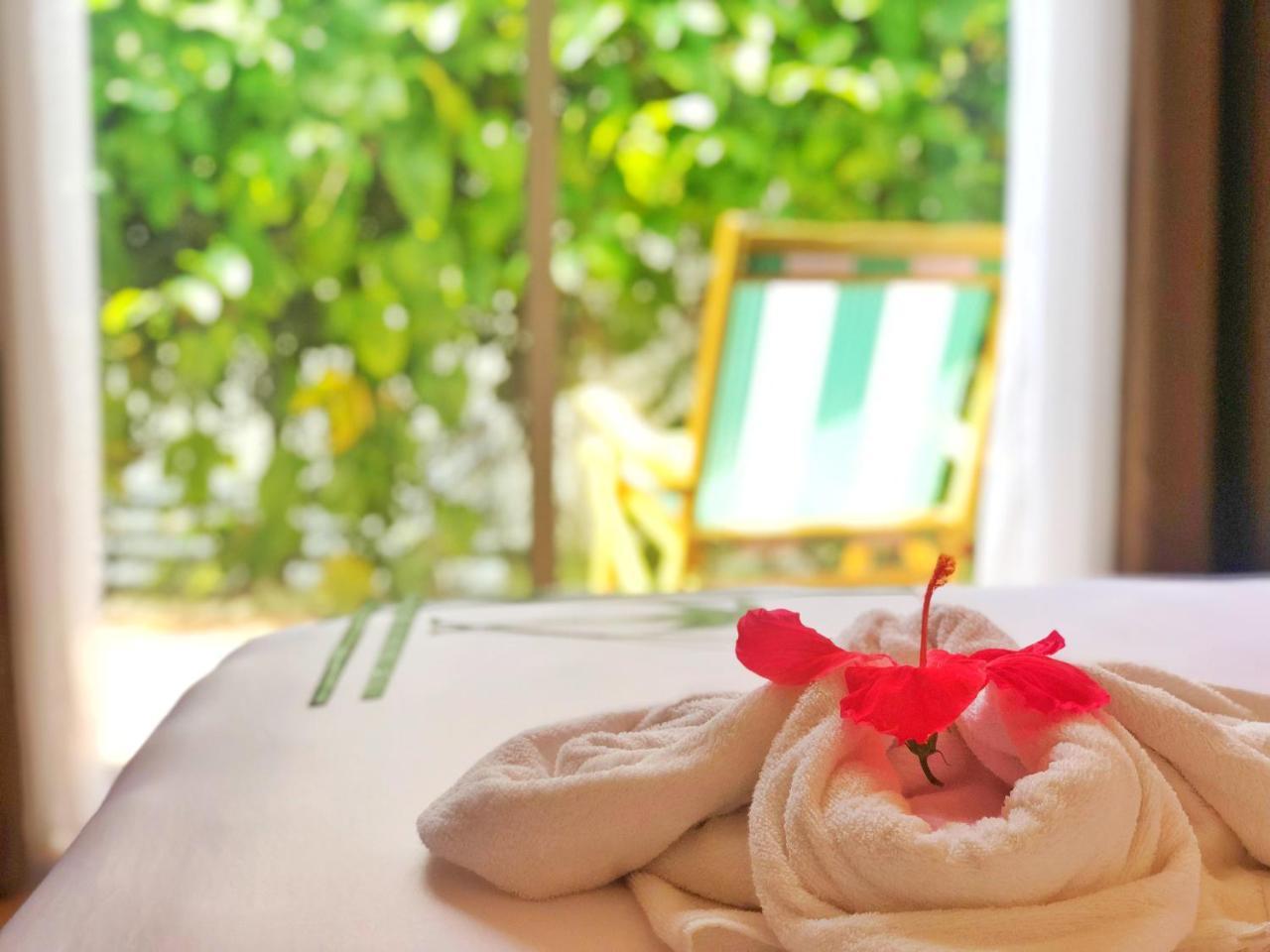 Wow Retreat Hotell Felidhoo Exteriör bild